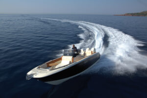 Invictus 270FX for sale