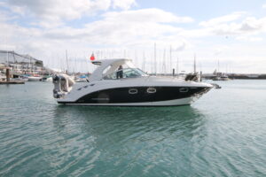 Chaparral 310 Signature for Sale Devon - Exterior 3