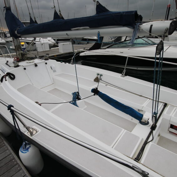 Colgate 26 Sailboat Learn to Sail First Sail Boat for Sale