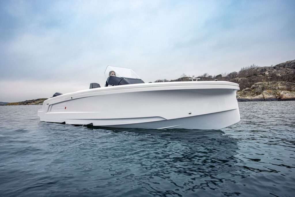 Shop the NEW Axopar 22 Spyder in the UK