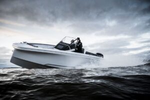 Shop the NEW Axopar 22 Spyder in the UK