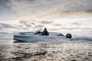Shop the NEW Axopar 22 Spyder in the UK