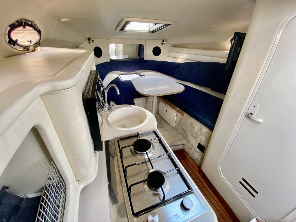 Sea Ray 260 Sundancer Sports Cruiser For Sale in Plymouth Devon