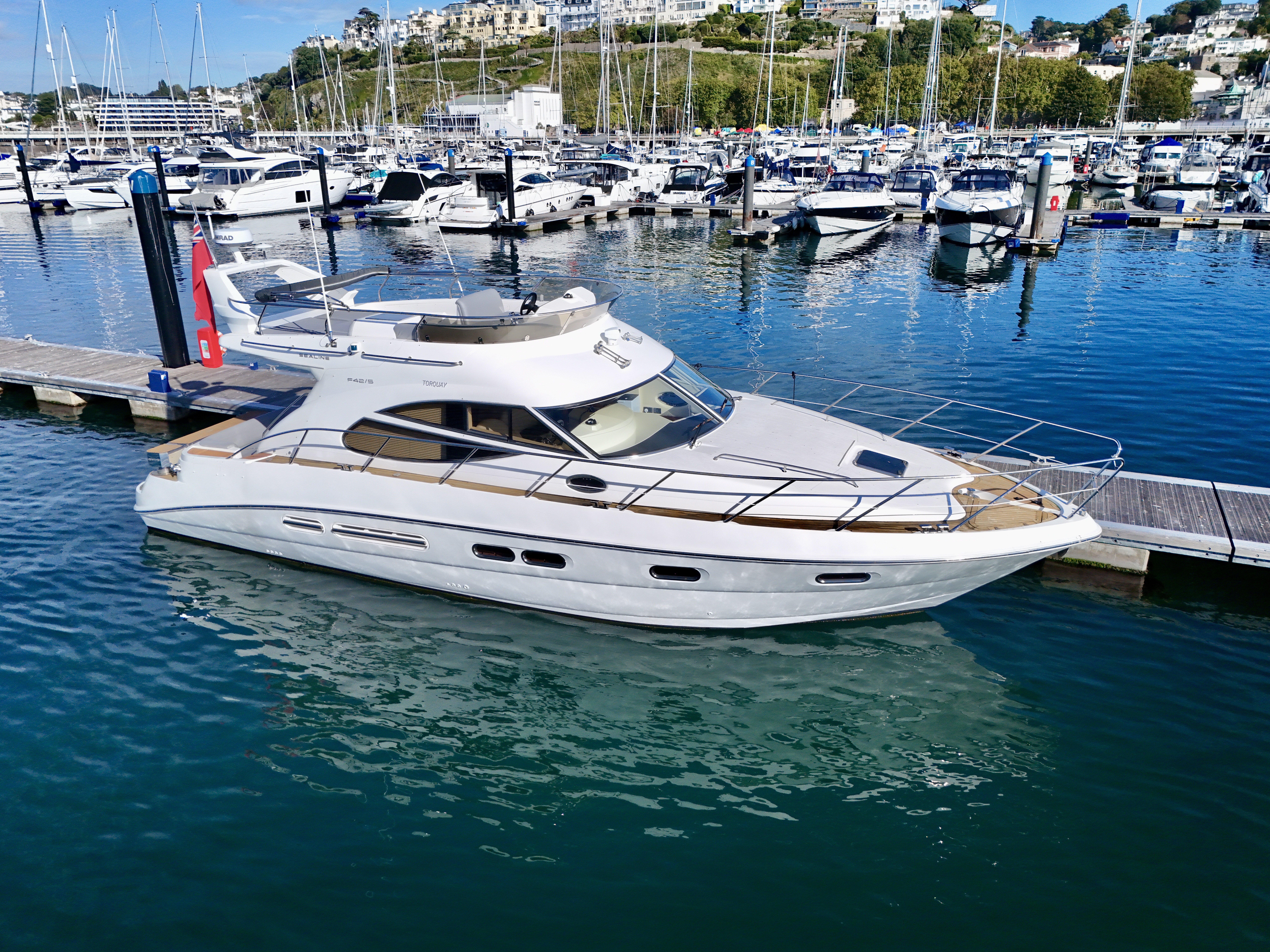 Sealine F42/5