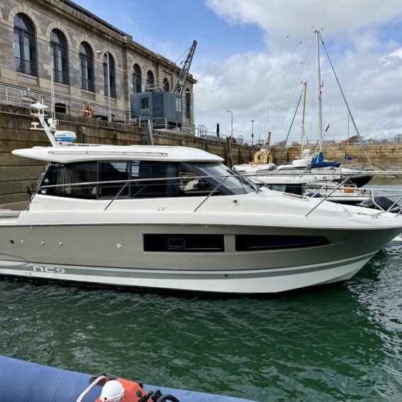 2013 Jeanneau NC9